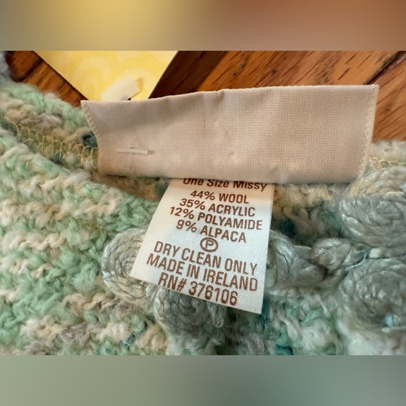 Boyne Valley Weavers Made in Ireland Fringed Poncho Green Plaid OS Wool/Alpaca - Picture 8 of 12